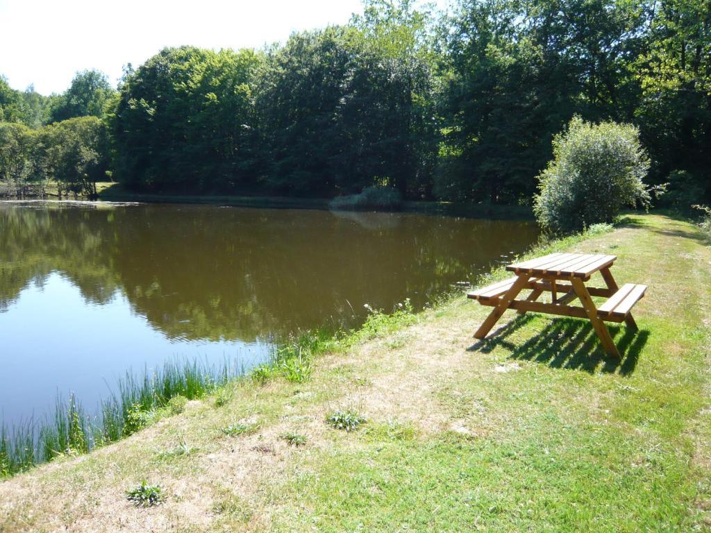 Payzac  Lakeside Bed And Breakfast מראה חיצוני תמונה
